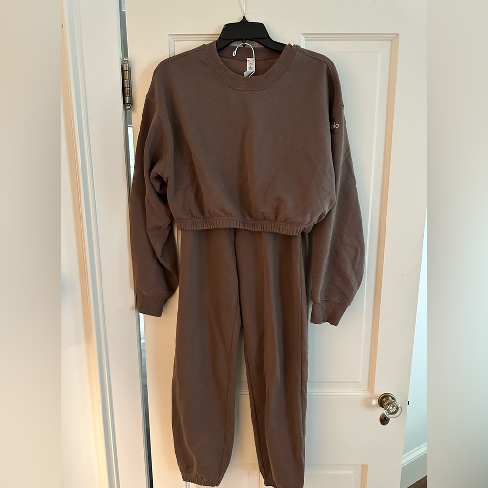 ALO Accolade sweats and Devotion crew sweatshirt set - espresso color